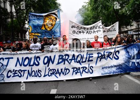 Zehntausende Menschen (31.700) marschierten am Samstag durch ganz Frankreich, als etwa sechzig Organisationen zu einer "Volkswende" gegen die Politik Emmanuel Macrons aufbegehrten (Foto: Julien Mattia/NurPhoto) Stockfoto