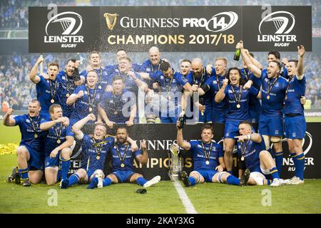 Leinster-Spieler feiern während des Guinness PRO14-Finalspiels zwischen Leinster Rugby und Scarlets am 26. Mai 2018 im Aviva Stadium in Dublin, Irland (Foto: Andrew Surma/NurPhoto) Stockfoto