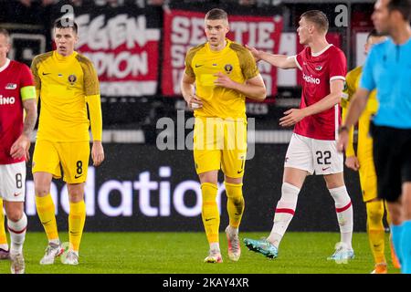 ALKMAAR, NIEDERLANDE – NOVEMBER 3: Artem Dovbyk von Dnipro-1 feiert nach dem Tor seines Teams Maxim Dekker von AZ Alkmaar beim Spiel der Gruppe E - UEFA Europa Conference League zwischen AZ Alkmaar und SC Dnipro-1 im AZ Stadion am 3. November 2022 in Alkmaar, Niederlande (Foto von Patrick Goosen/Orange Picts) Stockfoto