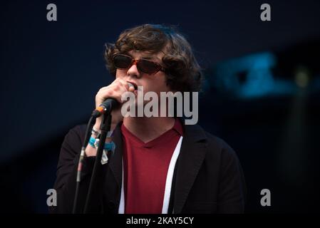 Die schottische Indie-Rockband Neon Waltz tritt am 1. Juni 2018 auf der Bühne des APE presents Festivals im Victoria Park, London, auf. (Foto von Alberto Pezzali/NurPhoto) Stockfoto