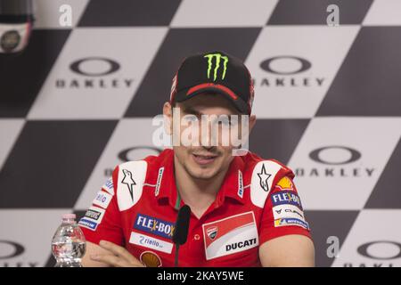 JORGE LORENZO aus Spanien, Movistar Yamaha MotoGP Team, Yamaha YZR-M1 2018, Gran Premio d'Italia Oakley, spricht während der Qualifying-Pressekonferenz am Samstag auf dem internationalen Kurs von Mugello für die MotoGP-Weltmeisterschaft 6. vom 1.. Bis 3.. Juni (Foto: Fabio Averna/NurPhoto) Stockfoto