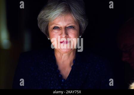 Die britische Premierministerin Theresa May macht sich auf den Weg aus der Downing Street 10, als sie am 6. Juni 2018 an der Fragestunde des Premierministers im Londoner Parlament teilnimmt. (Foto von Alberto Pezzali/NurPhoto) Stockfoto