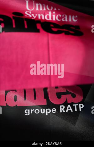 Kundgebung zur Unterstützung von Alexis Louvet, CGT RATP-Aktivist vom RATP Center-Bus in Pleyel, Und gewählt CGT in den RATP CDEP Bus, hat gerade ein Einschreiben mit Empfangsbestätigung erhalten, in dem er darüber informiert wird, dass er am 8. Juni 2018 vor dem RATP-disziplinarrat erscheinen wird. (Foto: Julien Mattia/NurPhoto) Stockfoto