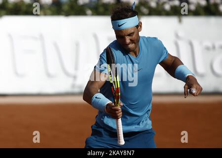 Rafael Nadal aus Spanien feiert seinen Sieg gegen Juan Martin Del Potro aus Argentinien während des Halbfinales am 13. Tag der French Open 2018 im Roland Garros Stadion am 8. Juni 2018 in Paris, Frankreich. (Foto von Mehdi Taamallah/NurPhoto) Stockfoto