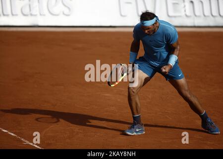 Rafael Nadal aus Spanien feiert seinen Sieg gegen Juan Martin Del Potro aus Argentinien während des Halbfinales am 13. Tag der French Open 2018 im Roland Garros Stadion am 8. Juni 2018 in Paris, Frankreich. (Foto von Mehdi Taamallah/NurPhoto) Stockfoto