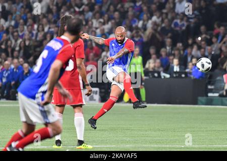 Thierry Henry bei einem Fußballspiel zwischen der französischen Fußballnationalmannschaft der Weltmeisterschaft 1998 und der FIFA 98, das aus ehemaligen internationalen Spielern besteht, anlässlich des 20.. Jahrestages des französischen Fußballsieges 1998 am 12. Juni 2018 in der U Arena in Nanterre, nahe Paris. (Foto von Julien Mattia/NurPhoto) Stockfoto