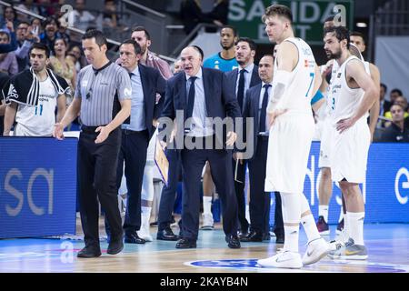 Real Madrid protestierte während des Liga Endesa Finals Spiels (1.) zwischen Real Madrid und Kirolbet Baskonia im Wizink Center in Madrid, Spanien. 13. Juni 2018. (Foto von COOLMedia/Peter Sabok/NurPhoto) Stockfoto