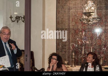 Raffaella Spizzichino; mit Ruth Dureghallo und Gast während des „presented to the Press – Jewish International Festival of Culture“ (23. Bis 27. Juni im jüdischen Viertel von Rom), das nun in seiner elften Auflage stattfindet, Am 19. Juni 2018 in Rom, Italien, eröffnet am Samstagabend die Nacht der Cabbalà, eine weiße Nacht voller Veranstaltungen, darunter Konzerte und Ausstellungen (Jüdisches Museum, Stiftung Museum der Shoah - Casina dei Vallati und große Synagoge für die Öffentlichkeit geöffnet). (Foto von Andrea Ronchini/NurPhoto) Stockfoto