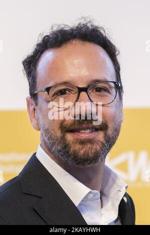 Der ehemalige italienische Regisseur des Filmfestivals Locarno, Carlo Chatrian, wird während einer Pressekonferenz am 22. Juni 2018 in Berlin abgebildet. Chatrian wurde zum künstlerischen Leiter der Berlinale ernannt und wird die Nachfolge von Dieter Kosslick antreten (im Duo mit der Niederländerin Mariette Rissenbeek in der Rolle des Geschäftsführers), der seine Tätigkeit 2020 antreten wird. (Foto von Emmanuele Contini/NurPhoto) Stockfoto