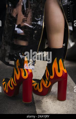 Ein Gast wird am 25. Juni 2019 2018 während der Paris Men's Fashion Week Frühjahr/Sommer - Tag 5 in Paris, Frankreich, gesehen. (Foto von Nataliya Petrova/NurPhoto) Stockfoto