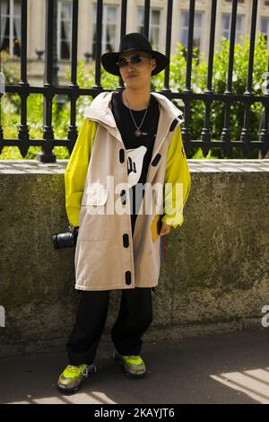 Ein Gast wird am 25. Juni 2019 2018 während der Paris Men's Fashion Week Frühjahr/Sommer - Tag 5 in Paris, Frankreich, gesehen. (Foto von Nataliya Petrova/NurPhoto) Stockfoto