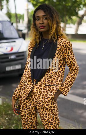 Ein Gast wird am 25. Juni 2019 2018 während der Paris Men's Fashion Week Frühjahr/Sommer - Tag 5 in Paris, Frankreich, gesehen. (Foto von Nataliya Petrova/NurPhoto) Stockfoto