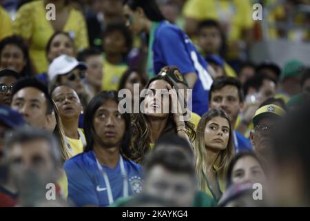 Izabel Goulart, ein brasilianisches Victorias-Geheimmodell, küsst sich während des Fußballs der Gruppe E der FIFA Fußball-Weltmeisterschaft Russland 2018 zwischen Serbien und Brasilien am 27. Juni 2018 im Spartak-Stadion in Russland (Foto: Mehdi Taamallah/NurPhoto) Stockfoto