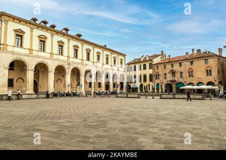 Padova, Italien - 03-05-2022: Der Duomo Platz in Padua Stockfoto