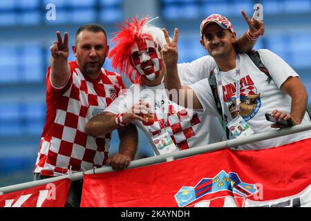 Fans von Kroatien während der FIFA Fußball-Weltmeisterschaft Russland am 1. Juli 2018 2018 im Nischni Nowgorod-Stadion in Nischni Nowgorod, Russland, beim Spiel der FIFA Fußball-Weltmeisterschaft Russland-Runde 16 zwischen Kroatien und Dänemark. (Foto von Mike Kireev/NurPhoto) Stockfoto