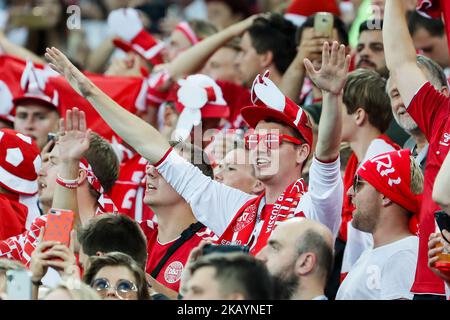 Dänemark-Fans während der FIFA Fußball-Weltmeisterschaft Russland 2018 das Spiel der 16. Runde zwischen Kroatien und Dänemark am 1. Juli 2018 im Nischni Nowgorod-Stadion in Nischni Nowgorod, Russland. (Foto von Mike Kireev/NurPhoto) Stockfoto