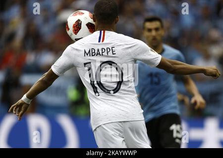 Kylian Mbappe beim Finale der FIFA Fußball-Weltmeisterschaft Russland im Viertelfinale 2018 zwischen Uruguay und Frankreich am 6. Juli 2018 im Nischni Nowgorod-Stadion in Nischni Nowgorod, Russland. (Foto von Mehdi Taamallah/NurPhoto) Stockfoto