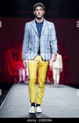 „Garcia Madrid“-Laufsteg während der Mercedes-Benz Madrid Fashion Week Frühjahr/Sommer in Madrid, Spanien. 10. Juli 2018. (Foto von Peter Sabok/NurPhoto) Stockfoto