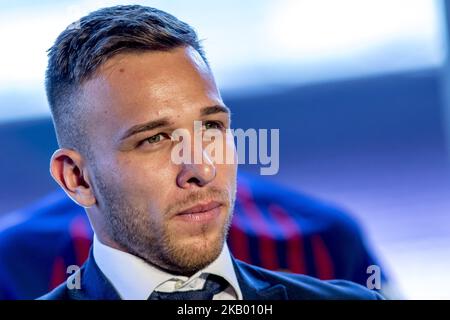 Der brasilianische Mittelfeldspieler Arthur Henrique Ramons de Oliveira Melo wird am 12. Juli 2018 im Camp Nou staium in Barcelona, Katalonien, Spanien, als neuer Spieler des FC Barcelona vorgestellt. (Foto von Miquel Llop/NurPhoto) Stockfoto