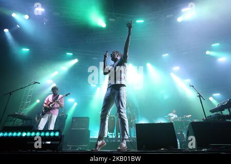 Die britische Band Friendly Fires tritt am 12. Juli 2018 beim NOS Alive 2018 Musikfestival in Lissabon, Portugal, auf. ( Foto von Pedro Fiúza/NurPhoto) Stockfoto