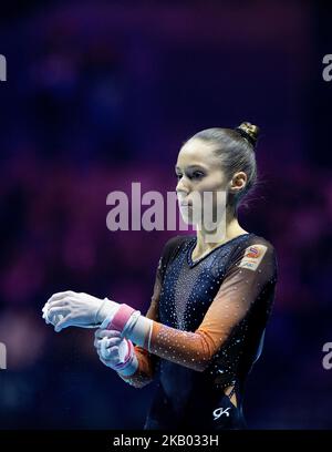 LIVERPOOL - Naomi Visser während des Allround-Finales der Frauen bei den Weltmeisterschaften der Gymnastik in Liverpool. ANP IRIS VAN DEN BROEK Stockfoto