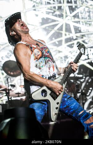 Rudolf Schenker von der deutschen Heavy Metal Rockband Scorpions tritt am 23. Juli 2018 live in der Arena von Verona, in Verona, Italien, auf. (Foto von Roberto Finizio/NurPhoto) Stockfoto