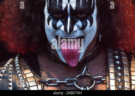 Moe Rotondi (als Gene Simmons’ Demon-Figur) von Kanadas führender KISS-Tribute-Band Destroyer tritt beim K-Days Festival in Edmonton auf. Am Mittwoch, den 25. Juli 2018, Alberta, Kanada. (Foto von Artur Widak/NurPhoto) Stockfoto