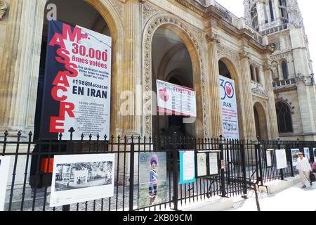 Paris, Mairie du 1er Arrondissement de Paris 02/08/2018 Ausstellung und Konferenz zum Gedenken an den 30.. Jahrestag des Massakers von 30.000 politischen Gefangenen im Iran im Sommer 1988 im Rathaus des Pariser Bezirks 1.. Diese Ausstellung ist bis zum 3. August. Am Freitag, den 3. August, findet um 15:00 Uhr eine Konferenz im Rathaus statt. Amnesty International hat gerade die Versuche des Regimes angeprangert, Spuren von Massengräbern zu entfernen. (Foto von Siavosh Hosseini/NurPhoto) Stockfoto