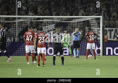 Quincy Promes trifft die Strafe, aber Alexandros Paschalakis rettet. PAOK gegen Spartak Moscow 3-2 für die dritte Qualifikationsrunde der Champions League. PAOK besiegte Spartak aus Moskau im Toumba-Stadion in Thessaloniki, Griechenland mit einem Score von 3:2. Die ersten beiden Tore erreichten Spartak, Ivelin Popov bei 7' und Quincy Promes bei 17. PAOK schlug mit Aleksander Prijovic mit einem Elfmeter, Dimitris Limnios mit 37' und Dimitris Pelkas mit 44' auf 29' zurück. Spartak verlor auch eine Strafe, da PAOK Torhüter erfolgreich von Alexandros Paschalakis gerettet wurde, wurde die Strafe von Quincy Promes getroffen. (Foto von Nicolas Economou/NurPhoto Stockfoto