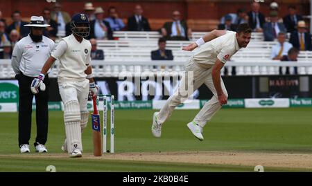 Englands James Anderson beim 4.-tägigen Test der International Test Series 2. zwischen England und Indien am Lords Cricket Ground, London, England, am 12. August 2018. (Foto von Action Foto Sport/NurPhoto) Stockfoto