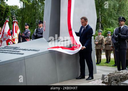 Der polnische Präsident Andrzej Duda bei der Enthüllung des Denkmals „Ehre für polnische Piloten“ am 28. August 2018 auf dem Militärfriedhof Powazki in Warschau, Polen (Foto: Mateusz Wlodarczyk/NurPhoto) Stockfoto