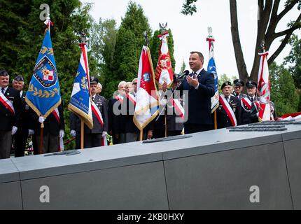 Der polnische Präsident Andrzej Duda bei der Enthüllung des Denkmals „Ehre für polnische Piloten“ am 28. August 2018 auf dem Militärfriedhof Powazki in Warschau, Polen (Foto: Mateusz Wlodarczyk/NurPhoto) Stockfoto