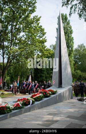 Am 28. August 2018 wird auf dem Powazki-Militärfriedhof in Warschau, Polen, die Zeremonie des Denkmals „Glory to Polish Pilots“ anlässlich des Polnischen Luftfahrttages enthüllt (Foto: Mateusz Wlodarczyk/NurPhoto) Stockfoto