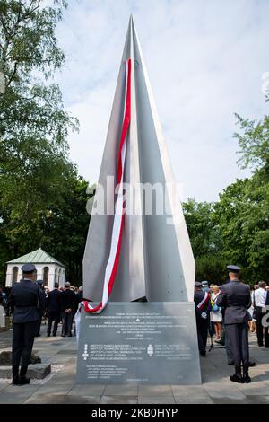 Am 28. August 2018 wird auf dem Powazki-Militärfriedhof in Warschau, Polen, die Zeremonie des Denkmals „Glory to Polish Pilots“ anlässlich des Polnischen Luftfahrttages enthüllt (Foto: Mateusz Wlodarczyk/NurPhoto) Stockfoto