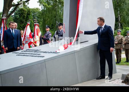 Der polnische Präsident Andrzej Duda bei der Enthüllung des Denkmals „Ehre für polnische Piloten“ am 28. August 2018 auf dem Militärfriedhof Powazki in Warschau, Polen (Foto: Mateusz Wlodarczyk/NurPhoto) Stockfoto