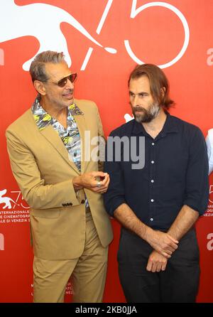 Jeff Goldblum, Rick Alverson nehmen am 30. August 2018 an der Fotoschau „The Mountain“ während des Filmfestivals 75. in Venedig, Italien, Teil. (Foto von Matteo Chinellato/NurPhoto) Stockfoto