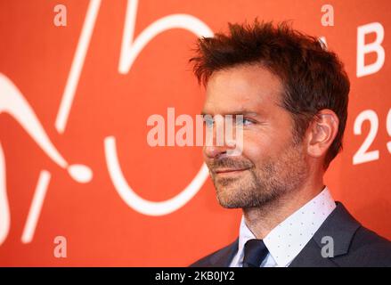 Bradley Cooper nimmt am 31. August 2018 an der Fotoschau „A Star is Born“ während des Filmfestivals von Venedig 75. in Venedig, Italien, Teil. (Foto von Matteo Chinellato/NurPhoto) Stockfoto