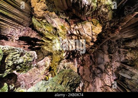 Innenraum St. Michael's Cave am Felsen von Gibraltar, Upper Rock Nature Reserve, Gibraltar Stockfoto