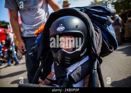 Glemseck 101 ist das größte Café Racer Motorrad Event und eines der größten Cross-Brand Motorrad Open Air Events in Europa. Jedes Jahr fahren Tausende von Besuchern mit ihren modifizierten Custom Bikes und schön gestalteten Café-Racern nach Leonberg bei Stuttgart. Inmitten einer Rock 'n' Roll Festivalatmosphäre leben sie ihre Faszination für Custom- und Vintage-Bikes und folgen den Sprints der schnellsten Maschinen. Am 1. September 2018 in Leonberg, Deutschland. (Foto von Bartek langer/NurPhoto) Stockfoto