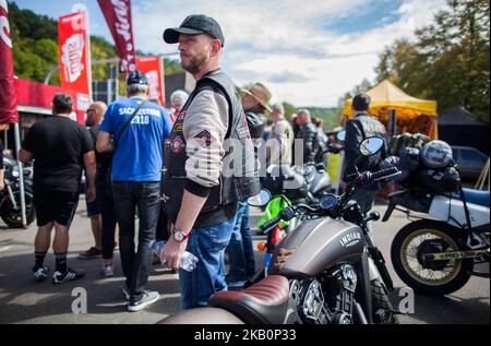 Glemseck 101 ist das größte Café Racer Motorrad Event und eines der größten Cross-Brand Motorrad Open Air Events in Europa. Jedes Jahr fahren Tausende von Besuchern mit ihren modifizierten Custom Bikes und schön gestalteten Café-Racern nach Leonberg bei Stuttgart. Inmitten einer Rock 'n' Roll Festivalatmosphäre leben sie ihre Faszination für Custom- und Vintage-Bikes und folgen den Sprints der schnellsten Maschinen. Am 1. September 2018 in Leonberg, Deutschland. (Foto von Bartek langer/NurPhoto) Stockfoto