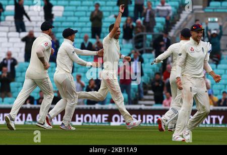 James Anderson wurde der neueste England paceman, der am Dienstag im Oval Geschichte geschrieben hat, indem er einen neuen Rekord für die meisten Wickets aufgestellt hat, die von einem schnellen Bowler in der Testgeschichte aufgenommen wurden. Während des Internationalen Specsavers Test Series 5. Test Match Day Five zwischen England und Indien auf dem Kia Oval Ground, London, England am 11. September 2018. (Foto von Action Foto Sport/NurPhoto) Stockfoto