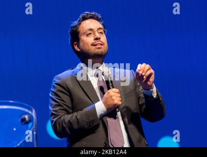 Der französische Juniorminister für den digitalen Sektor Mounir Mahjoubi, am 13. September 2018 in Nantes, Frankreich, anlässlich des Treffens „Numerique en communs“ (Digitale Treffen gemeinsam), bei dem die Akteure der digitalen Vermittlung des Territoriums zusammenkommen. Während dieses Besuchs hat er die nationale Strategie für eine inklusiv-digitale Technologie vorgestellt, die 13 Millionen Franzosen bei ihrer digitalen Nutzung Schulen und unterstützen wird. (Foto von Estelle Ruiz/NurPhoto) Stockfoto