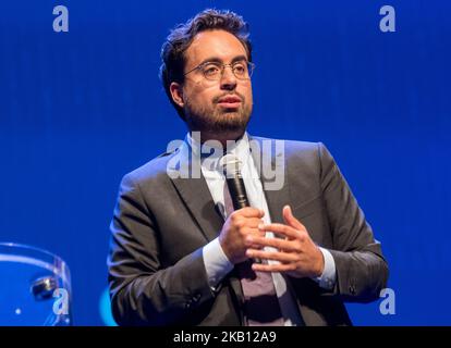 Der französische Juniorminister für den digitalen Sektor Mounir Mahjoubi, am 13. September 2018 in Nantes, Frankreich, anlässlich des Treffens „Numerique en communs“ (Digitale Treffen gemeinsam), bei dem die Akteure der digitalen Vermittlung des Territoriums zusammenkommen. Während dieses Besuchs hat er die nationale Strategie für eine inklusiv-digitale Technologie vorgestellt, die 13 Millionen Franzosen bei ihrer digitalen Nutzung Schulen und unterstützen wird. (Foto von Estelle Ruiz/NurPhoto) Stockfoto