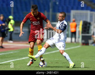 AS Roma gegen Chievo Verona - Serie A Cengiz unter von Roma und Emanuele Giaccherini von Chievo Verona im Olimpico-Stadion in Rom, Italien am 16. September 2018 Foto Matteo Ciambelli / NurFoto (Foto von Matteo Ciambelli/NurPhoto) Stockfoto