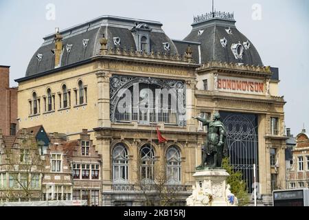 Bilder der historischen und bei Touristen beliebten Stadt Gent in Belgien. Gent ist die Hauptstadt von Ostflandern und liegt in der flämischen Region Belgiens. Die Stadt stammt aus der Steinzeit, da es archäologische Beweise gibt, aber um 650 wurden zwei Abteien von Saint Amand gegründet. Im 13.. Jahrhundert war Gent die 2. größte Stadt Nordeuropas. Heute übersteigt die Bevölkerung der Stadt leicht 250,000 Menschen, aber es gibt jährlich Millionen von Besuchern. (Foto von Nicolas Economou/NurPhoto) Stockfoto