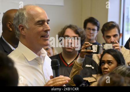Der US-Senator Bob Casey (D-PA) spricht am 23. September 2018 bei einer Auftaktveranstaltung zur Unterstützung seiner Wiederwahl in einem Außenbüro in North Philadelphia, PA. (Foto von Bastiaan Slabbers/NurPhoto) Stockfoto
