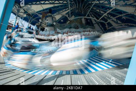Ein Karussell am ersten Tag der Oktoberfest-Festtage in München, Deutschland, am 22. September 2018. Das Oktoberfest ist das größte Volksfest der Welt. (Foto von Alexander Pohl/NurPhoto) Stockfoto