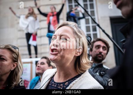 25. September 2018: Ludovine de La Rochère, Präsident des Manif pour tous, fordert nach der Veröffentlichung einer neuen Stellungnahme zur Revision des Bioethik-Gesetzes eine Reaktion vor dem Nationalen Ethikbeirat (CCNE). Am 25. September 2018 in Paris, Frankreich. (Foto von Olivier Donnars/NurPhoto) Stockfoto