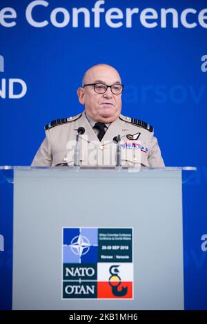 Der Vorsitzende des NATO-Militärkomitees, Air Chief Marshal Sir Stuart Peach, während der Pressekonferenz zur Zusammenfassung der Konferenz des NATO-Militärkomitees im Double Tree by Hilton Hotel in Warschau, Polen am 29. September 2018 (Foto: Mateusz Wlodarczyk/NurPhoto) Stockfoto