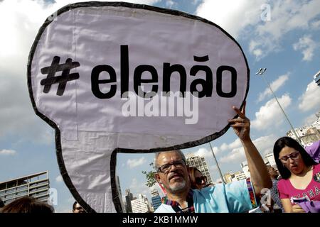 An diesem Samstagnachmittag, dem 29., gehen Frauen bei einer Kundgebung gegen den Präsidentschaftskandidaten Jair Bolsonaro (PSL) auf die Straße. Die Bewegung Women against Bolsonaro brachte am 29. September 2018 durch den Hashtag # EleNäo Millionen von Unterstützern in sozialen Netzwerken in Brasilien und der Welt zusammen. (Foto von Dario Oliveira/NurPhoto) Stockfoto